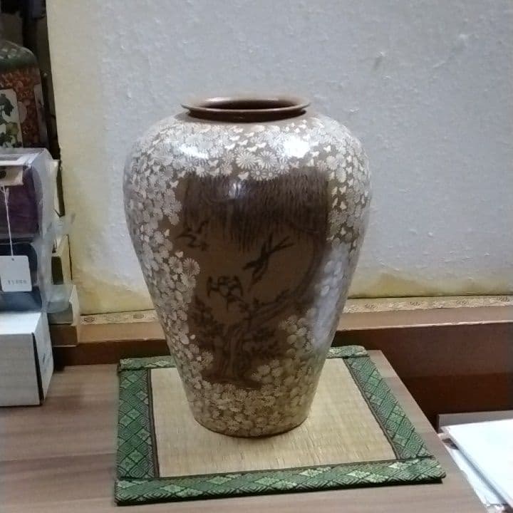 花瓶　陶器　絵柄入り　全体模様　送料無料