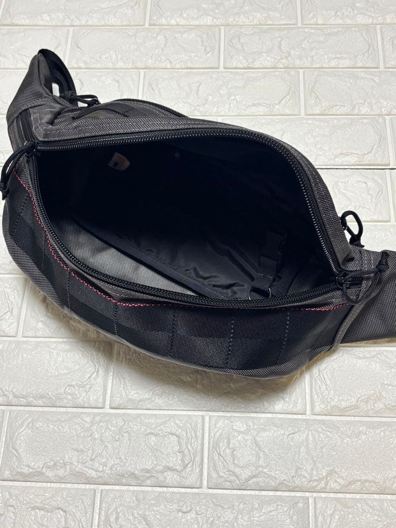 貴重！美品！BRIEFING MASTER POD ボディバッグ グレー