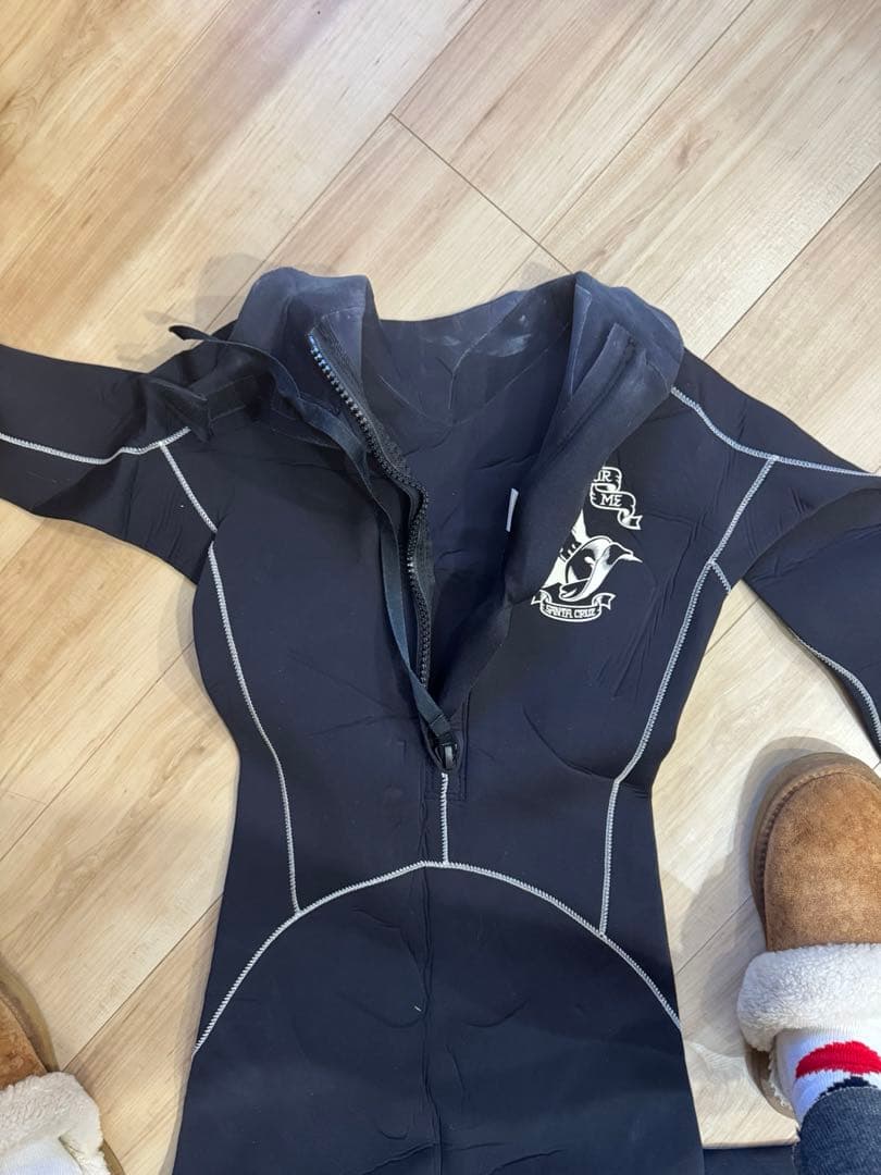 黒 日本プロサーフィン　ウェットスーツ　フルスーツ ジッパー付き フィン付き