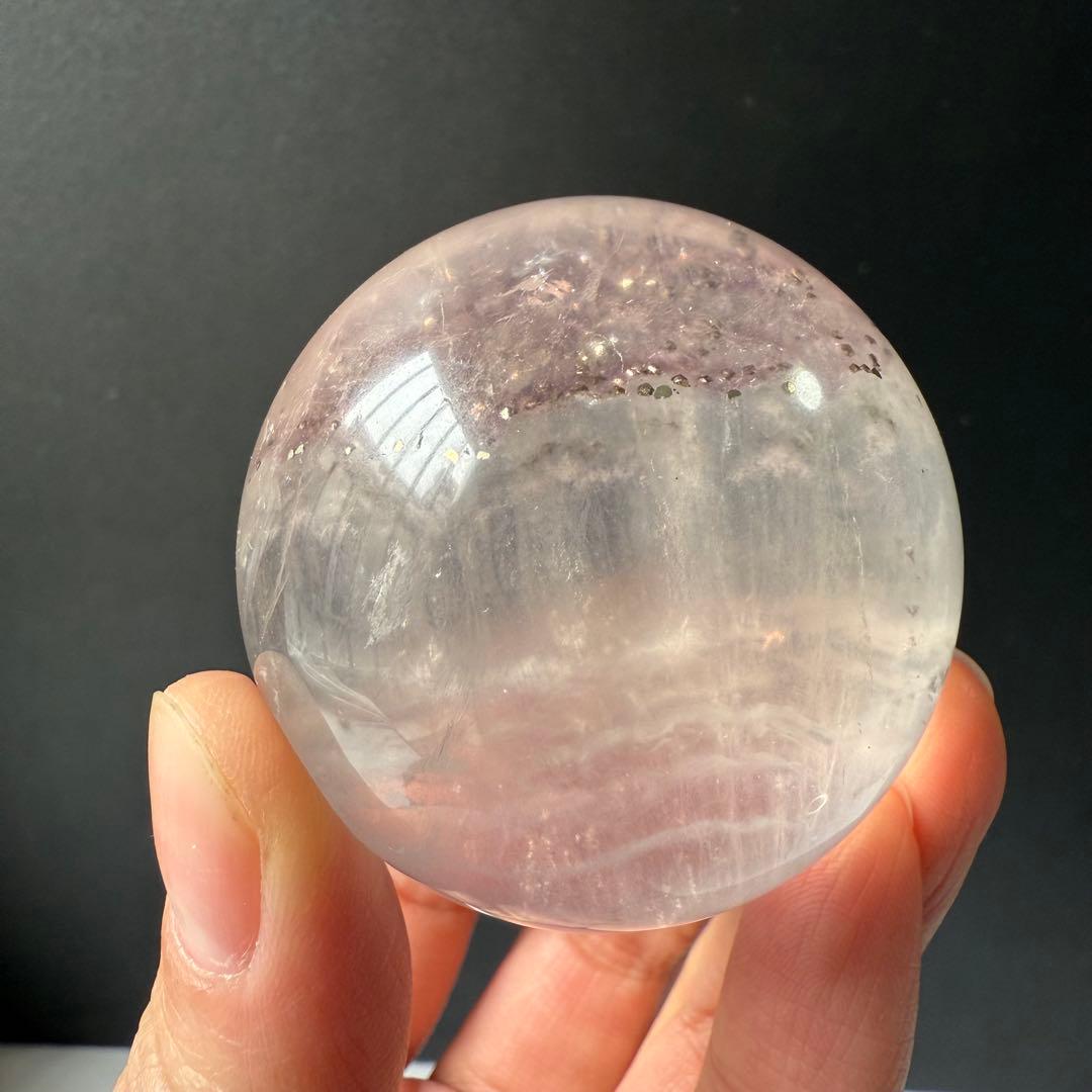 天然石パイライト共生フローライトのスフィア　丸玉　置物NO.020615