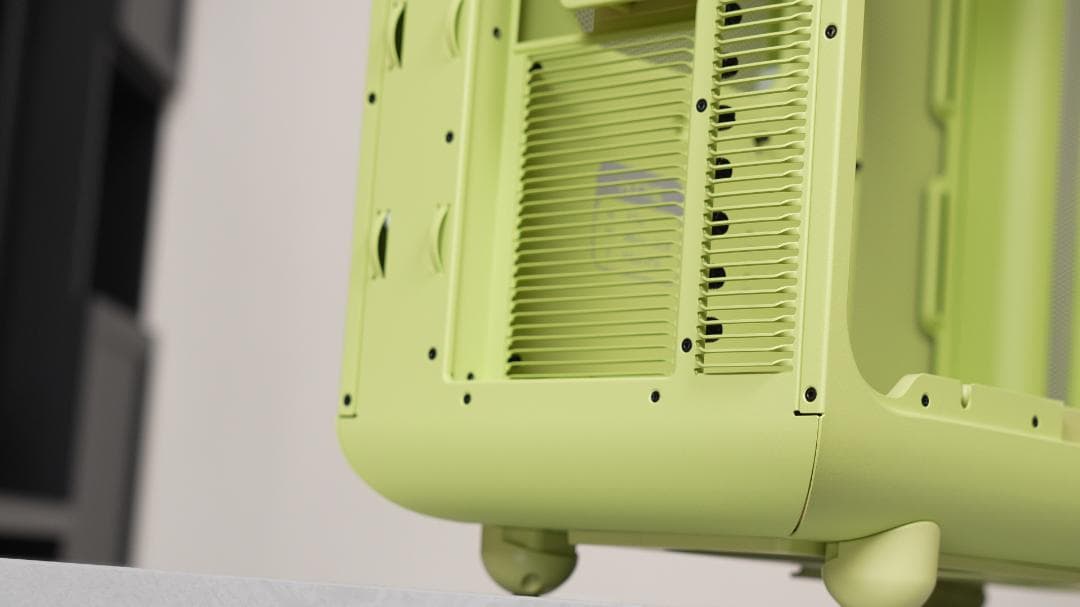 HYTE X50 + HYTE FA12 × 4