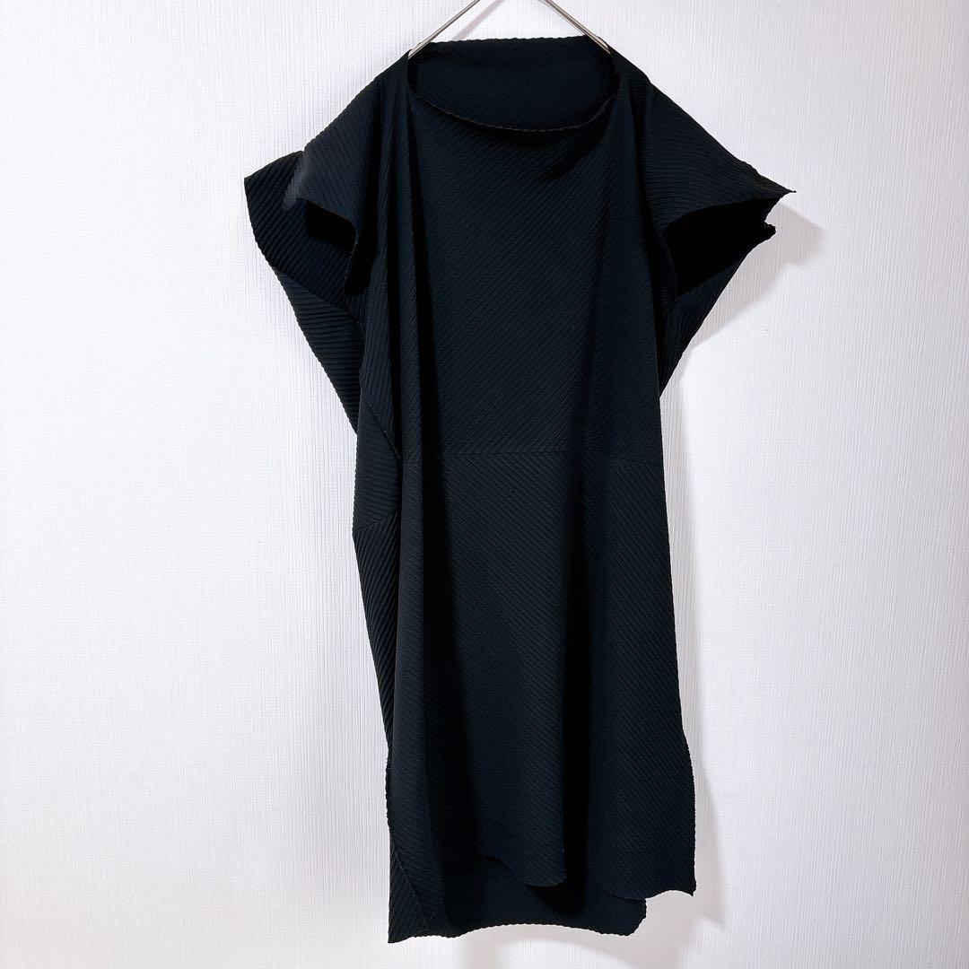 me ISSEY MIYAKE プリーツ ワンピース　アシンメトリー　ブラック