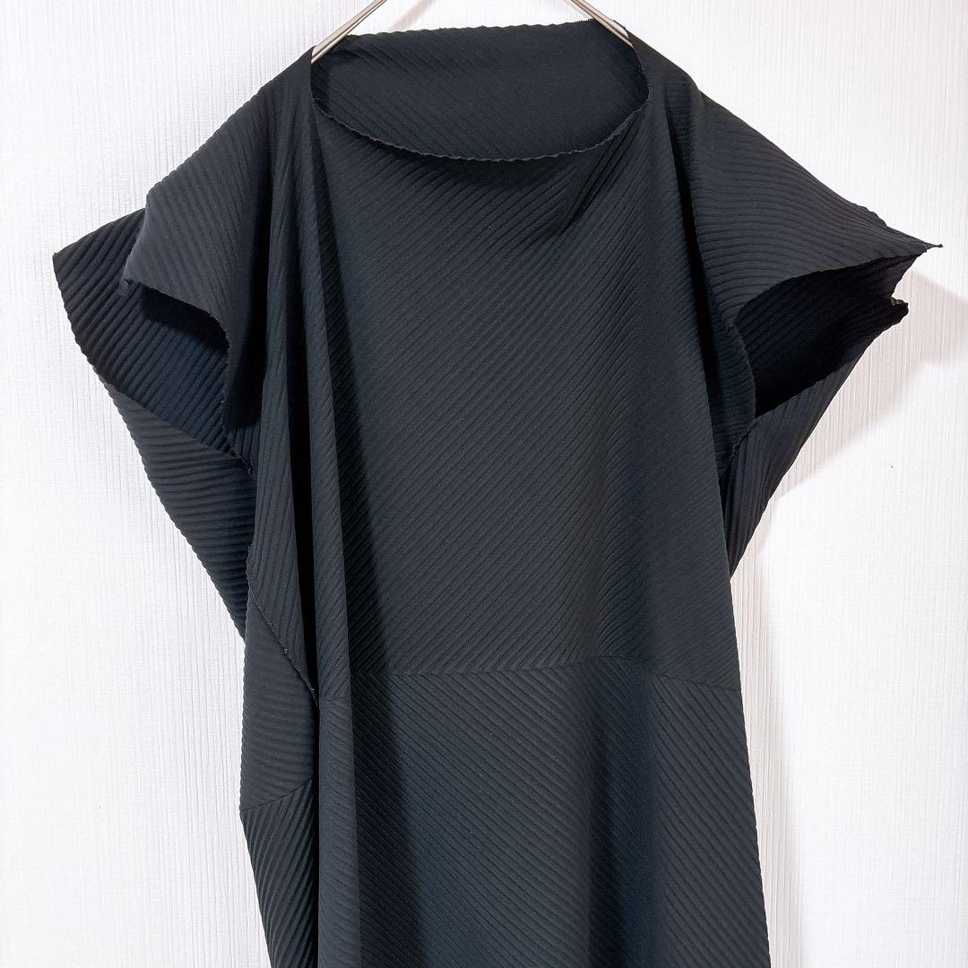 me ISSEY MIYAKE プリーツ ワンピース　アシンメトリー　ブラック