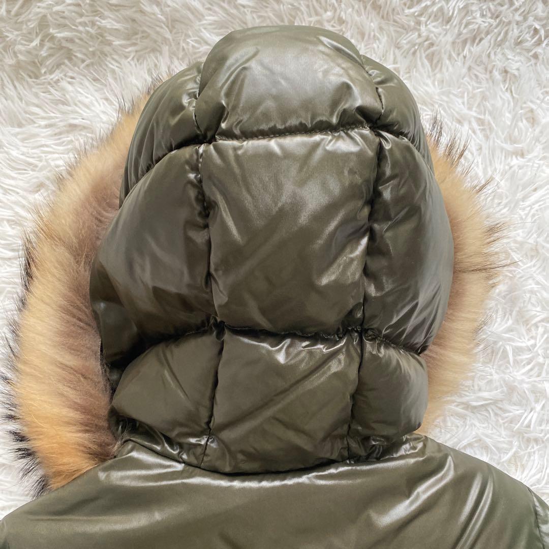 未使用に近い　DUVETICA ダウンジャケット　アダラ　ラクーンファー　カーキ
