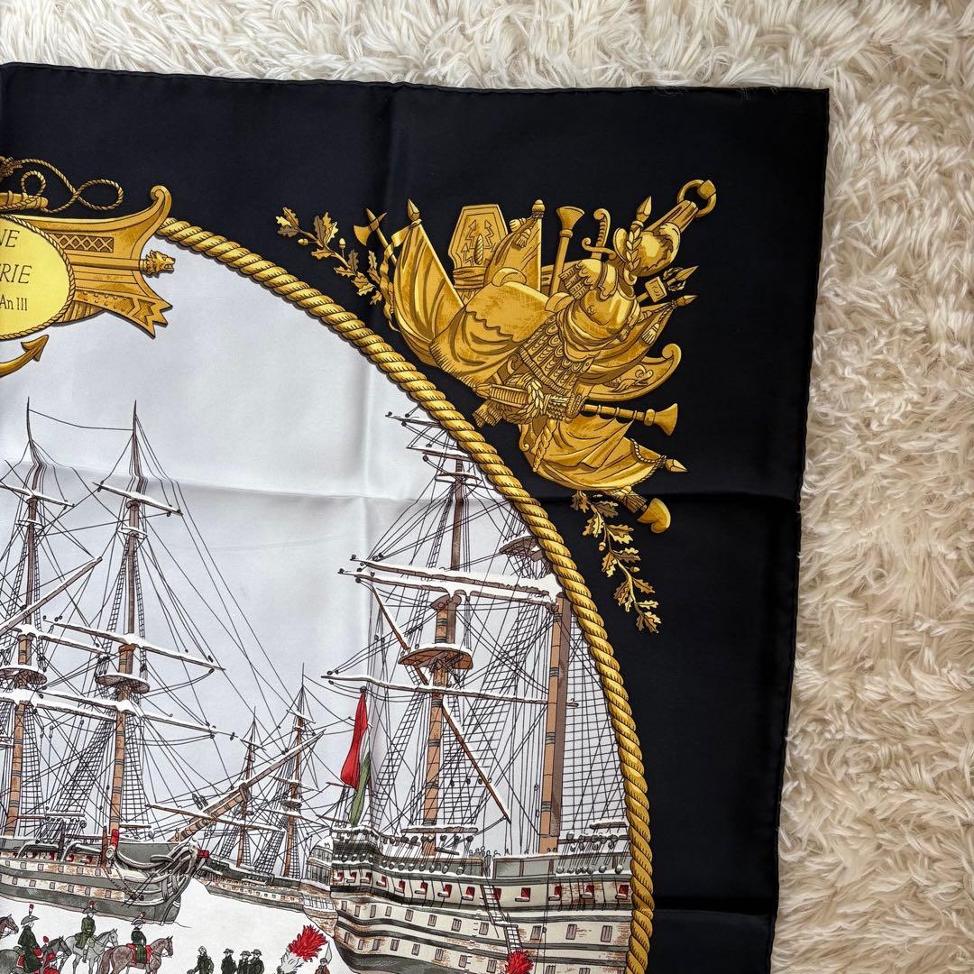 美品⭐︎HERMES エルメス⭐︎シルクスカーフ 海軍と騎兵 ブラック×マルチカラー