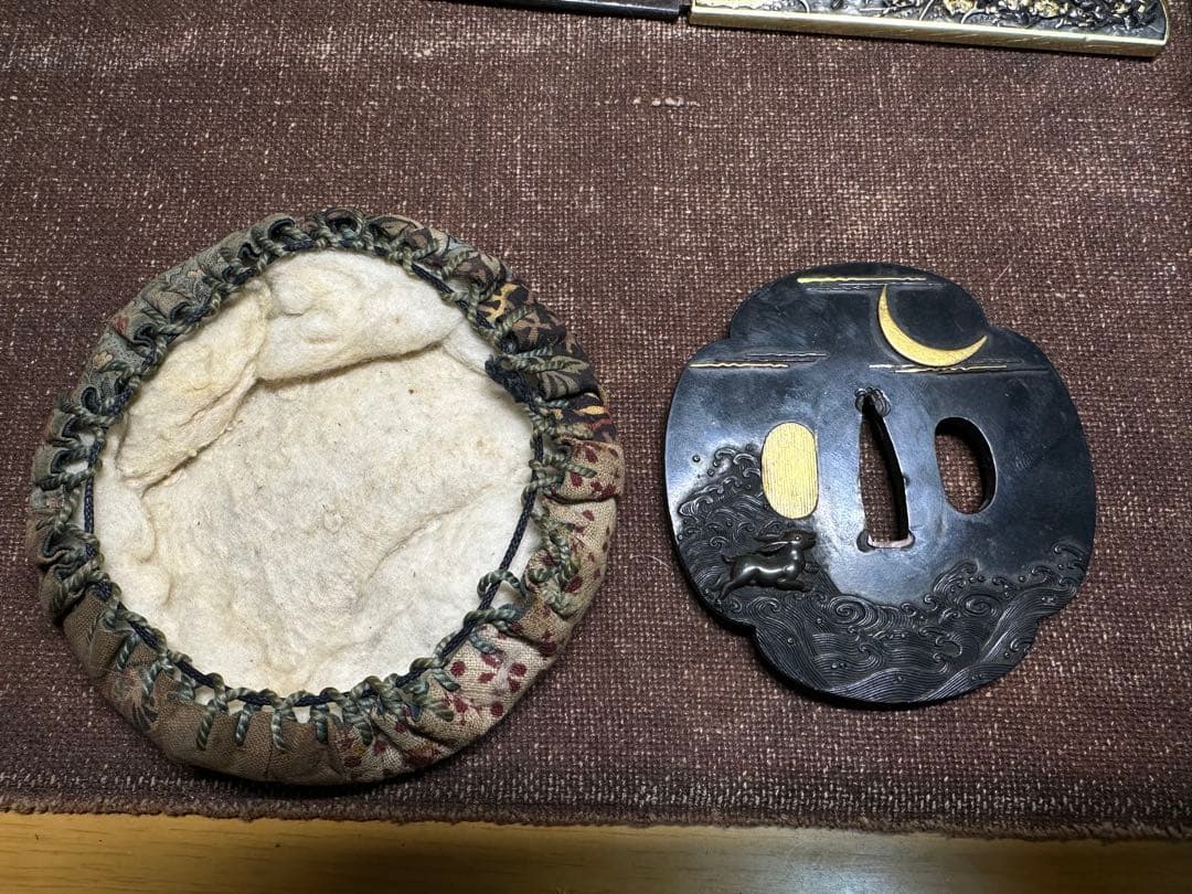 赤銅　鍔　つば　武具　象嵌　波兎　獅子牡丹　江戸時代　骨董古美術