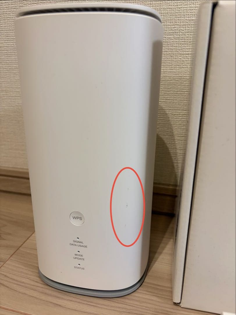Speed Wi-Fi  5G L13 本体と付属品