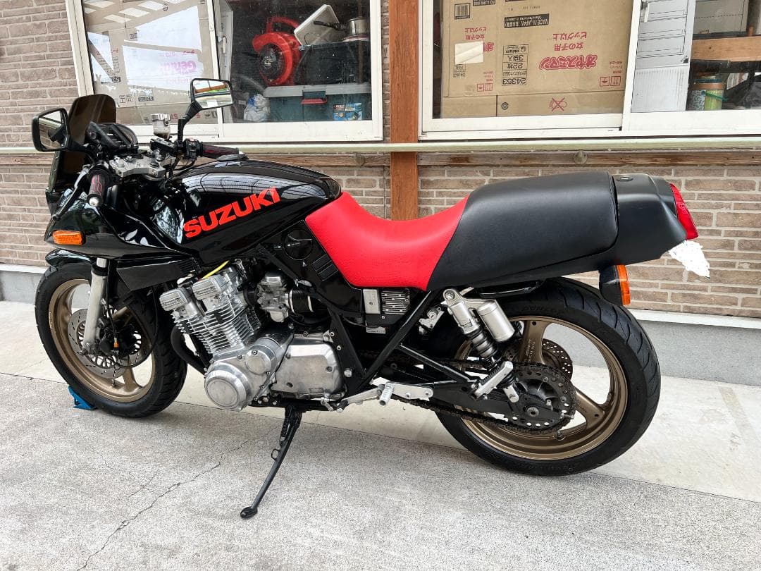 スズキ GSX750S カタナ　シート