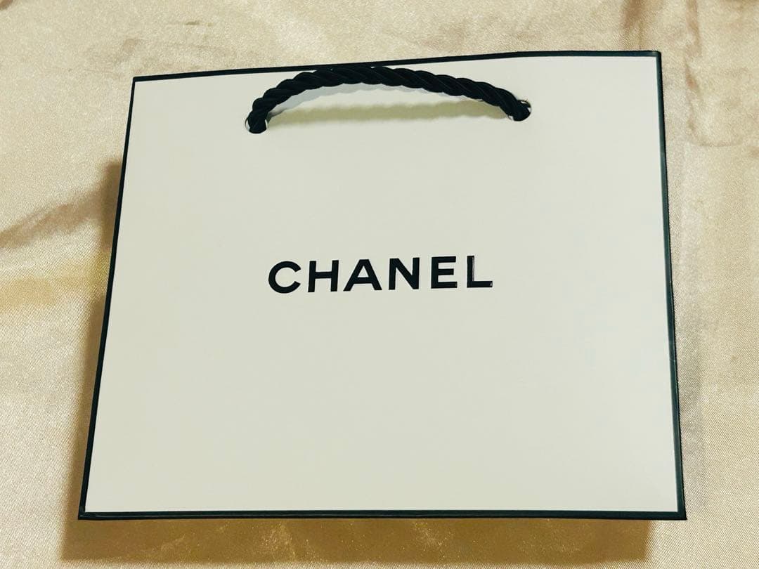 CHANEL キーホルダーロック 香水 サンプル ショッパー付き
