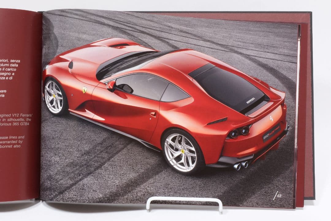 フェラーリ本カタログ 812スーパーファスト ハードカバー付き 伊・英80ページ