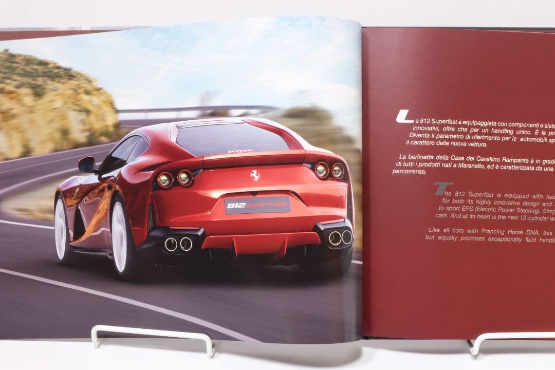 フェラーリ本カタログ 812スーパーファスト ハードカバー付き 伊・英80ページ
