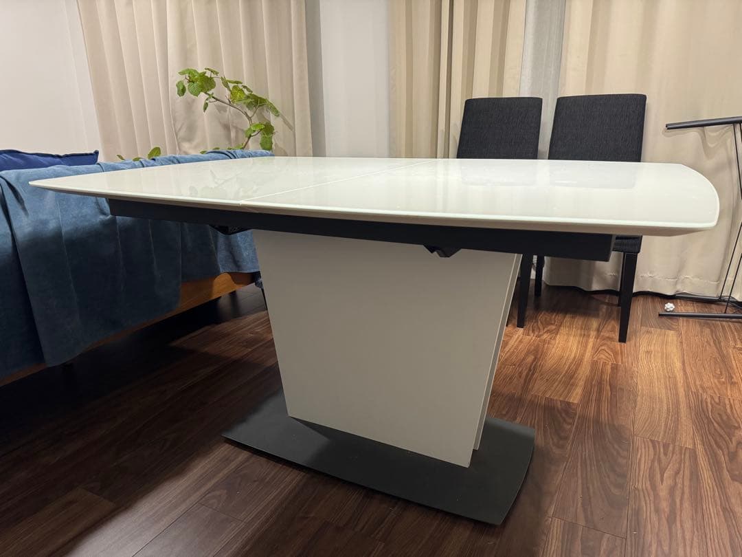 Jack Daniel】 BoConceptダイニングテーブルMILANO