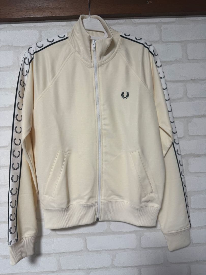 さくら　FRED PERRY フルジップジャケット UK10