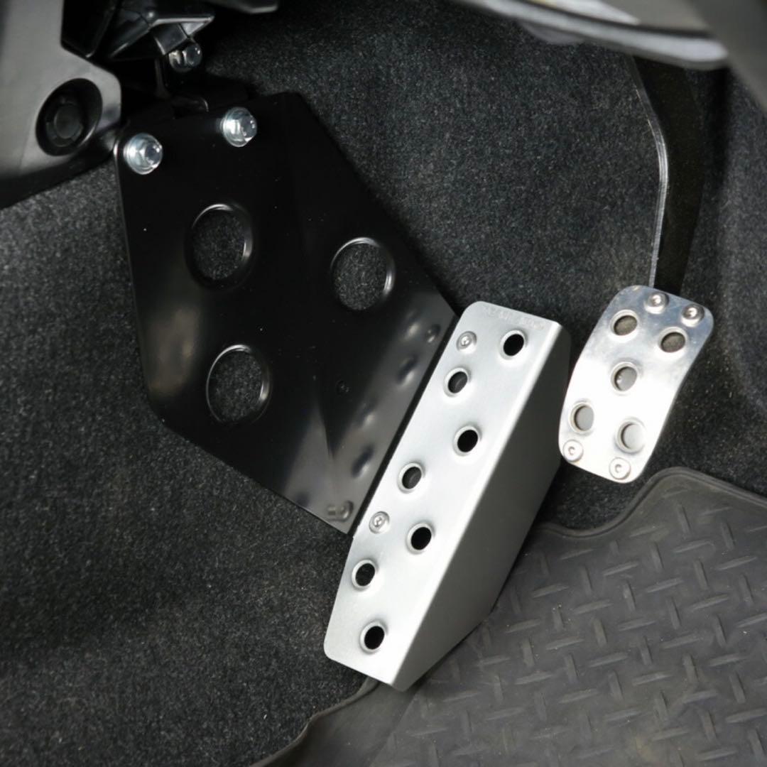 《新品未使用》APIO アピオ　ジムニー MTドライバーズフットレスト