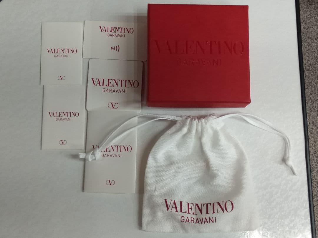 VALENTINO スパイクバングル ゴールド