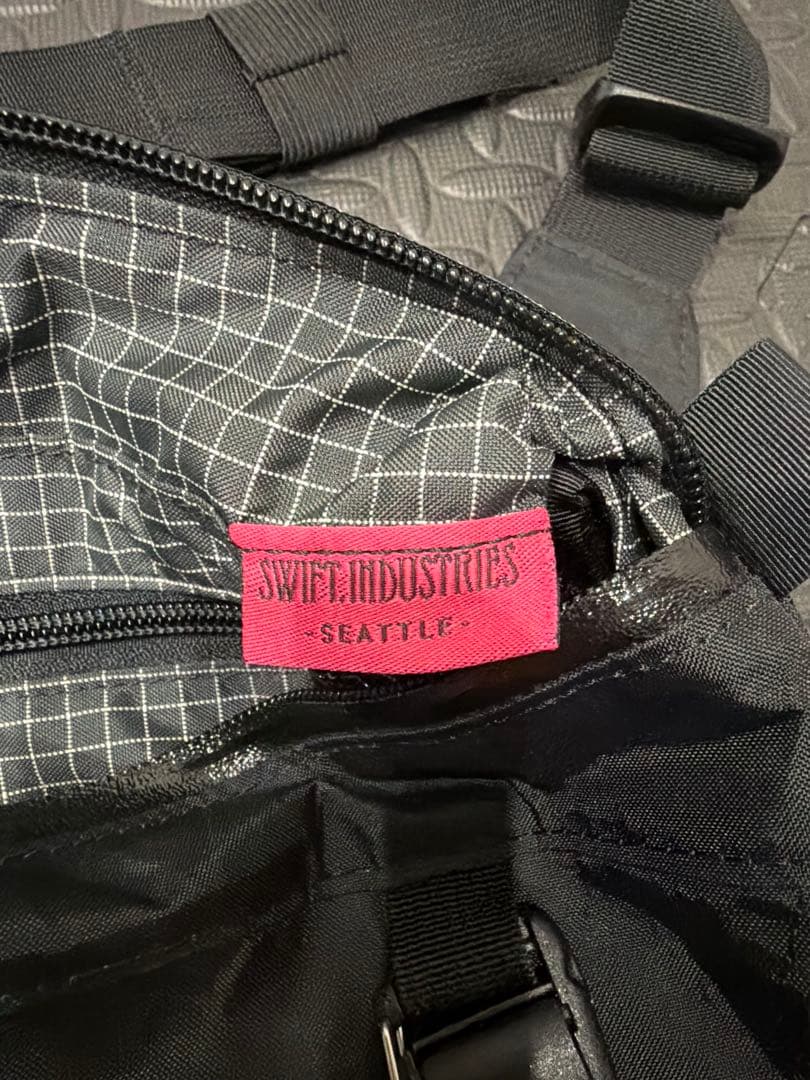 バッグ SWIFT INDUSTRIES anchor hip pack