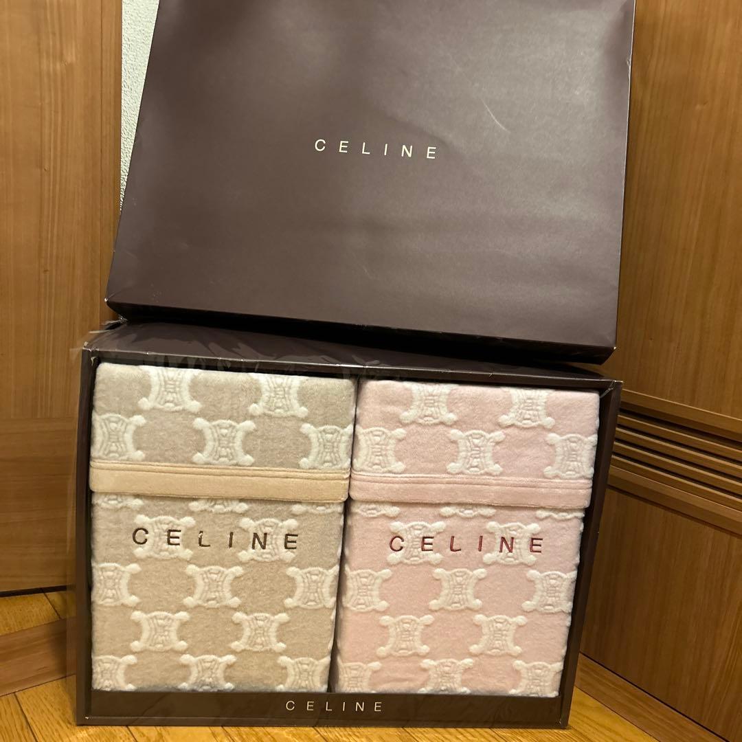 新品箱入り　セリーヌ　綿毛布２枚セット120✖️200センチ