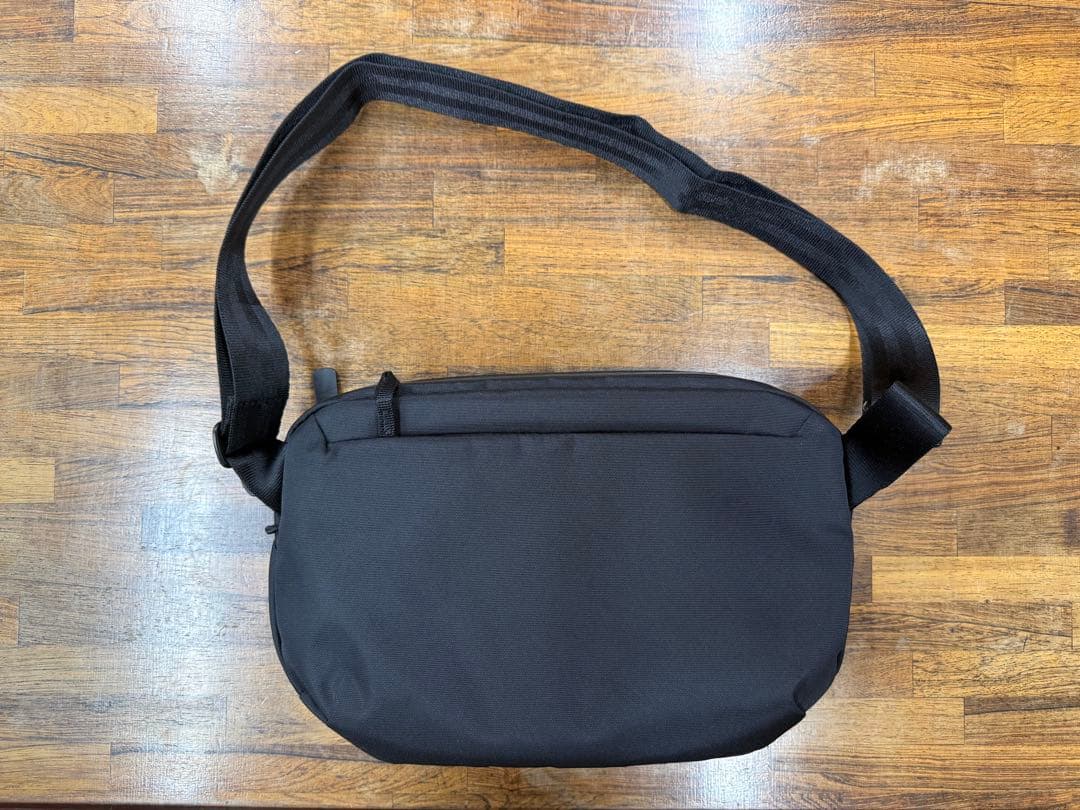 Bellroy Transit Sling 5L ブラック