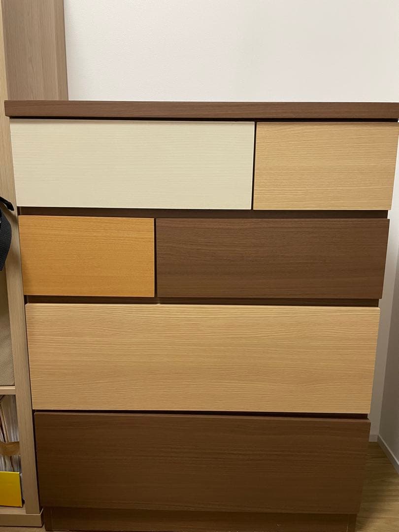 ニトリ　カレナ