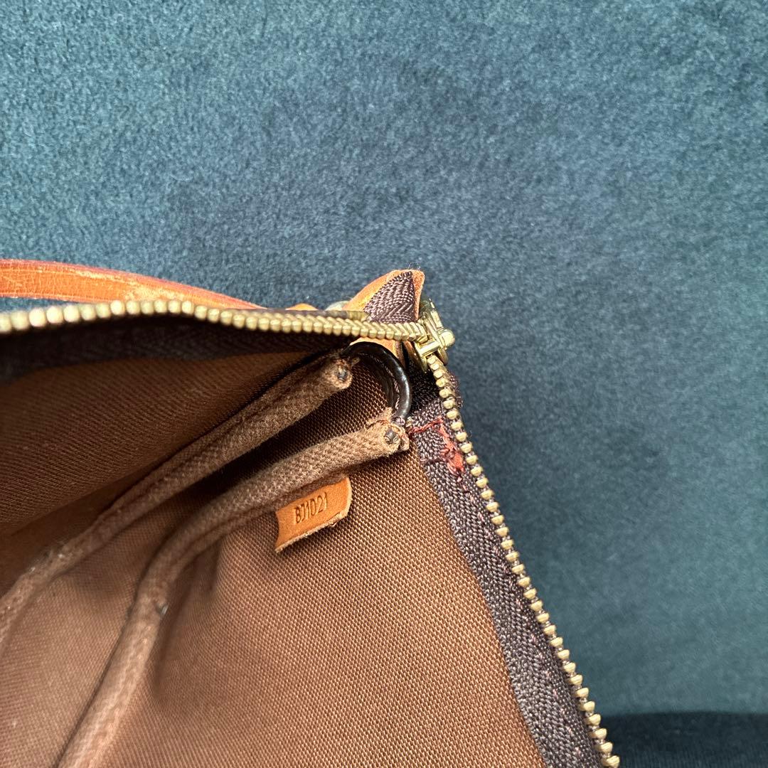 美品Louis Vuitton モノグラムミニポシェットアクセソワールポーチ