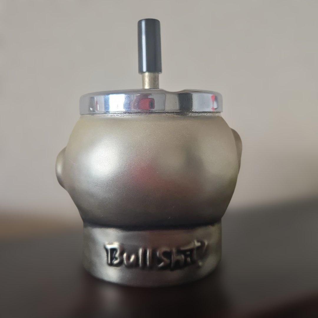 スカル 骸骨 頭蓋骨 プッシュ式 蓋付き灰皿 Bullshit