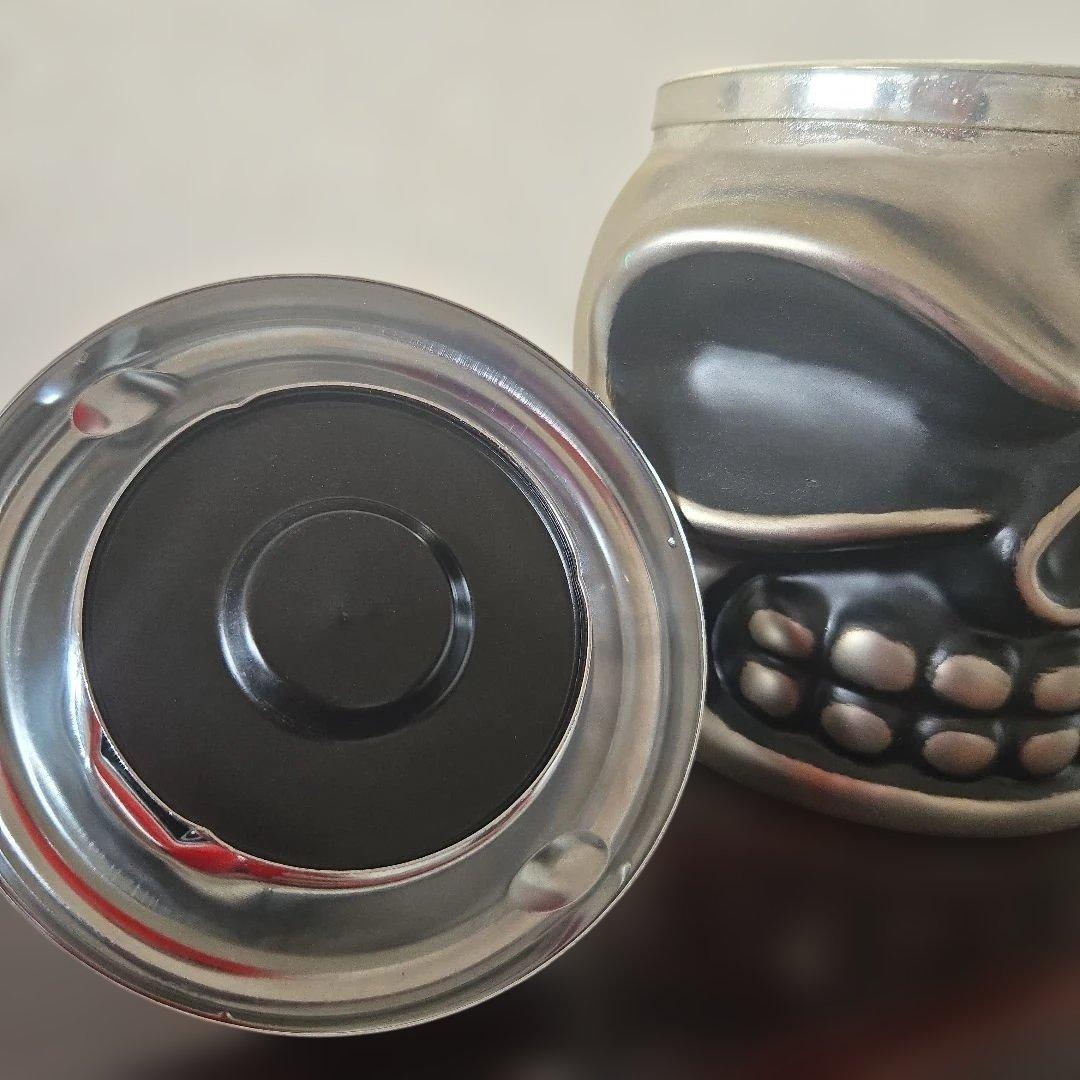 スカル 骸骨 頭蓋骨 プッシュ式 蓋付き灰皿 Bullshit