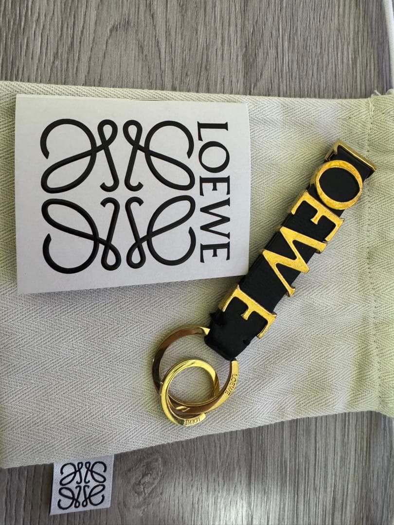 LOEWE ロゴ入りキーホルダー ブラック/ゴールド