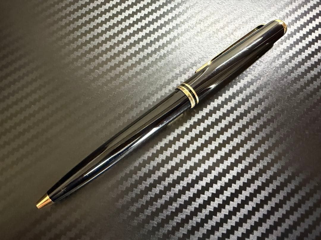未使用に近い モンブラン クラシック ブラック ボールペン