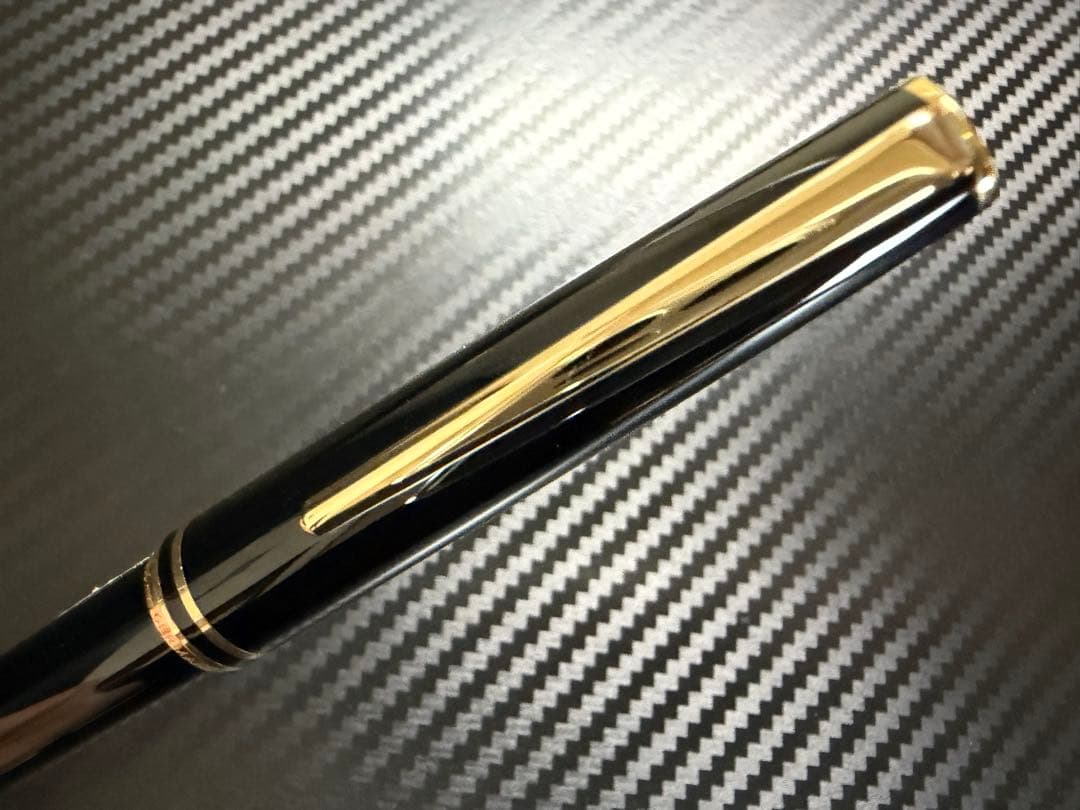 未使用に近い モンブラン クラシック ブラック ボールペン