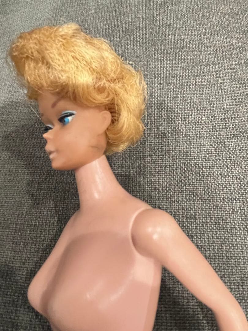 1962年製　ヴィンテージ　バブルカットバービー人形　マテル社