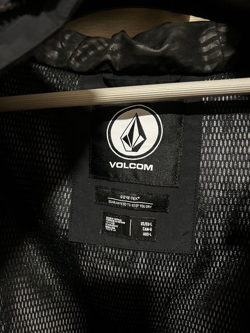 VOLCOM GORE-TEXジャケット ブラック　黒　Lサイズ
