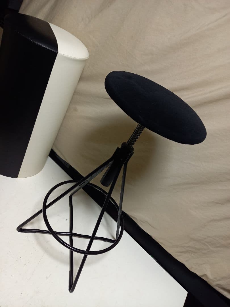 1980s　ポストモダン　モード　スペースエイジ　アイアン　メタル　昇降　チェア