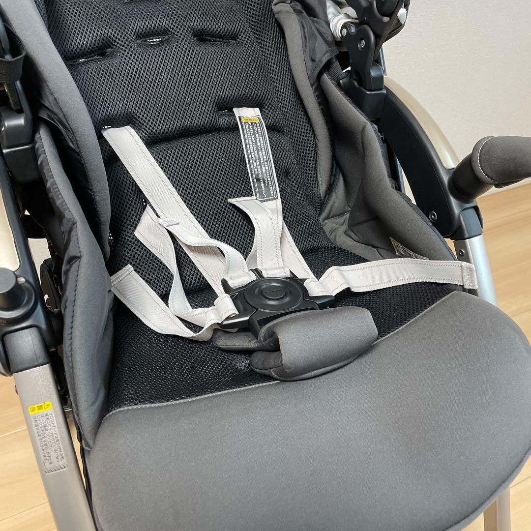 【美品】Combi ベビーカー アンブレッタ　　4キャス エッグショック グレー