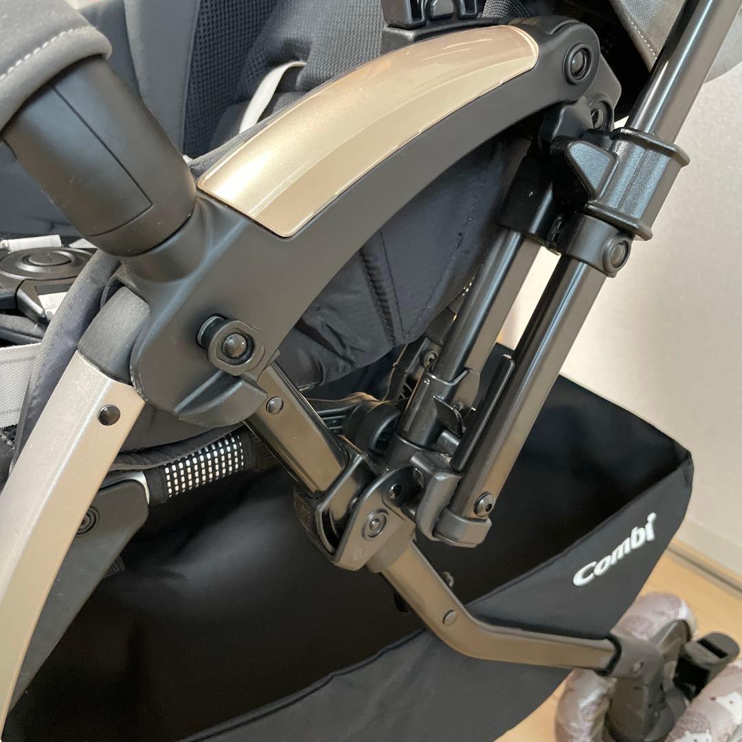 【美品】Combi ベビーカー アンブレッタ　　4キャス エッグショック グレー