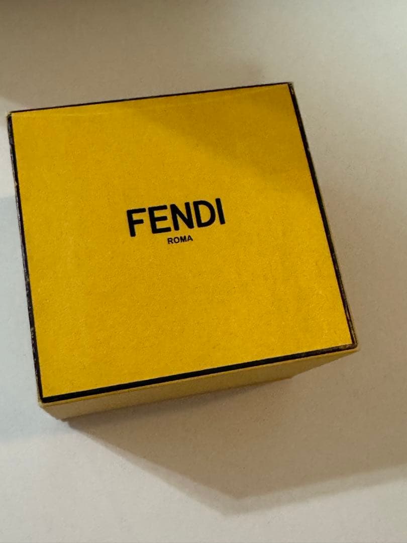 FENDI ゴールドカラー ピアス※注意書き有り※