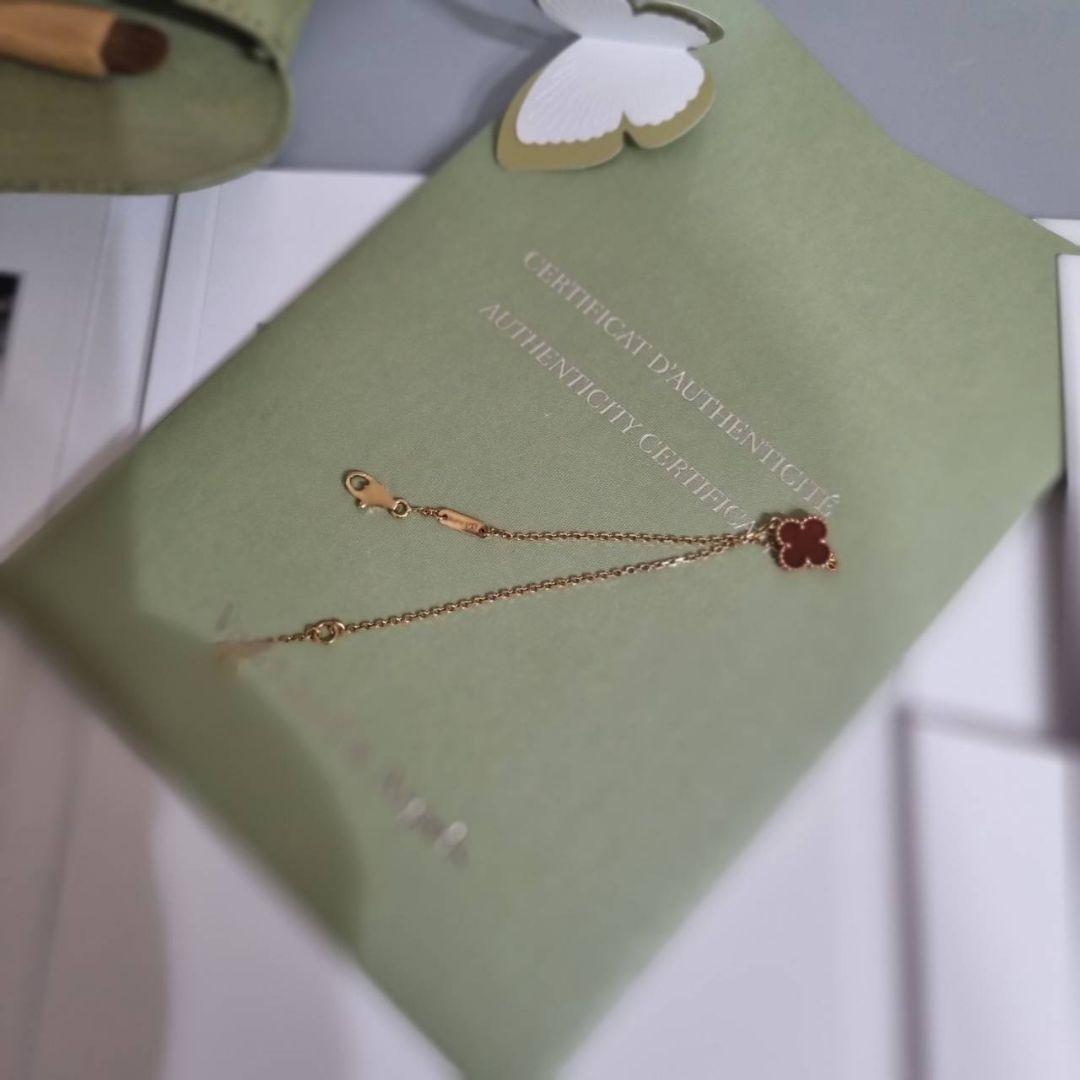 Van Cleef & Arpels スウィート アルハンブラ ブレスレット