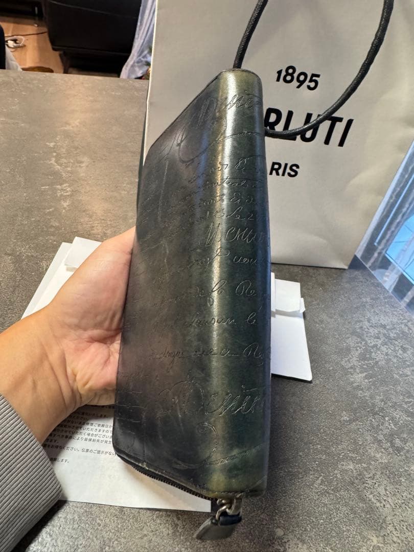 ベルルッティ 定価20.4万円 イタウバ ロングジップウォレット