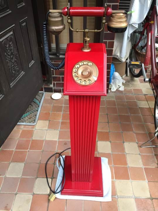 置物 赤い電話機 アンティーク風