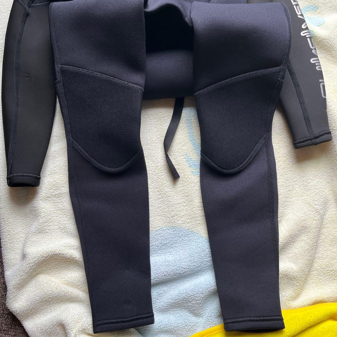 クイックシルバーウエットスーツ　ジュニア用　　140サイズ新品未使用タグ付