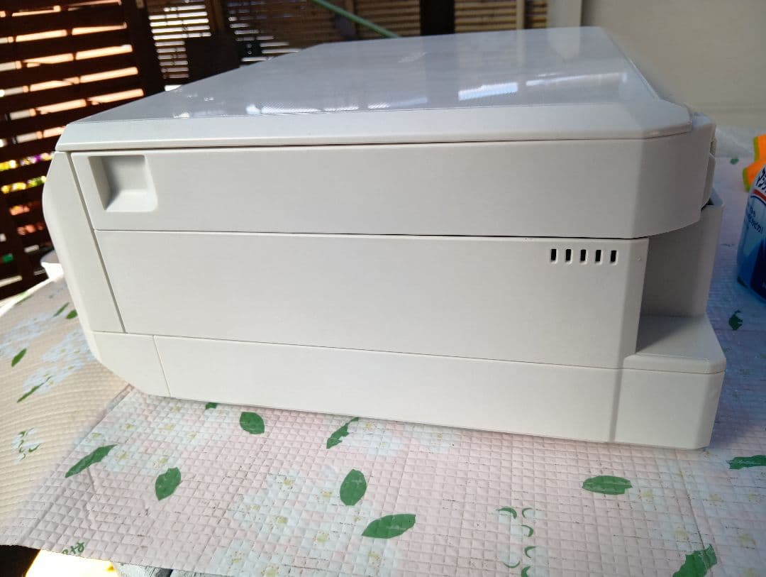 エプソンプリンターA4インクジェット複合機 カラリオ EP-710A ホワイト