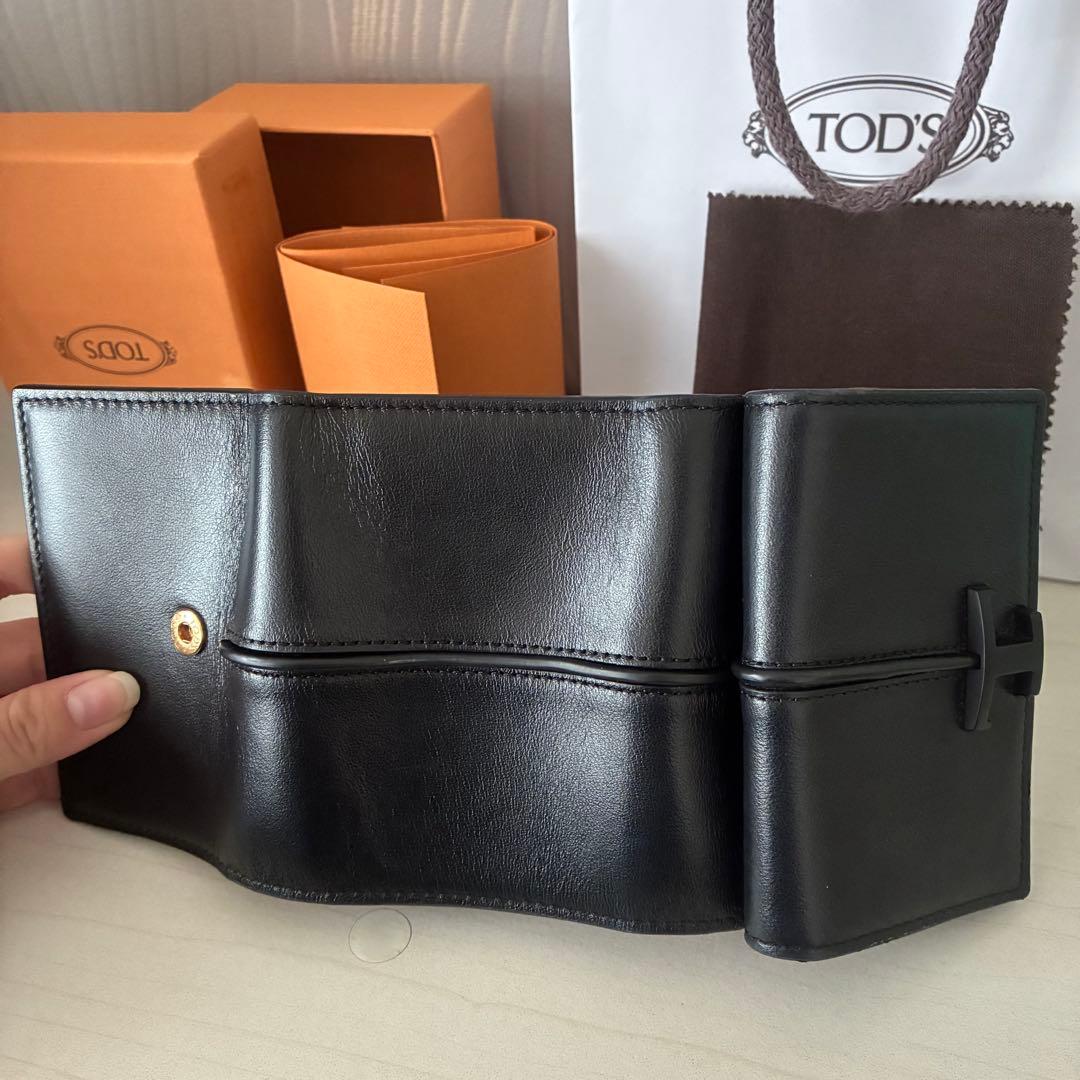 美品 希少品 TOD'S トッズ Tタイムレス 三つ折り財布 レザー ブラック
