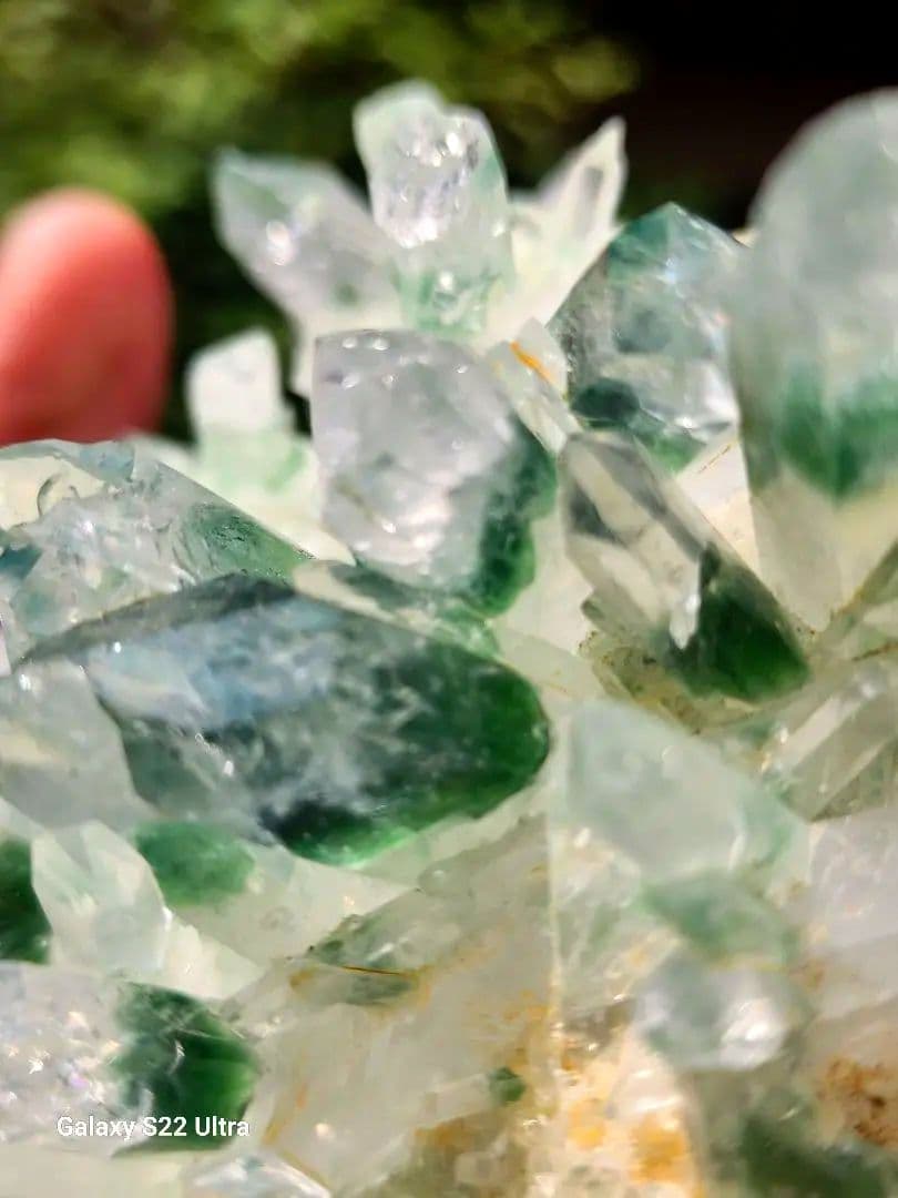 クォーツファントムクラスター