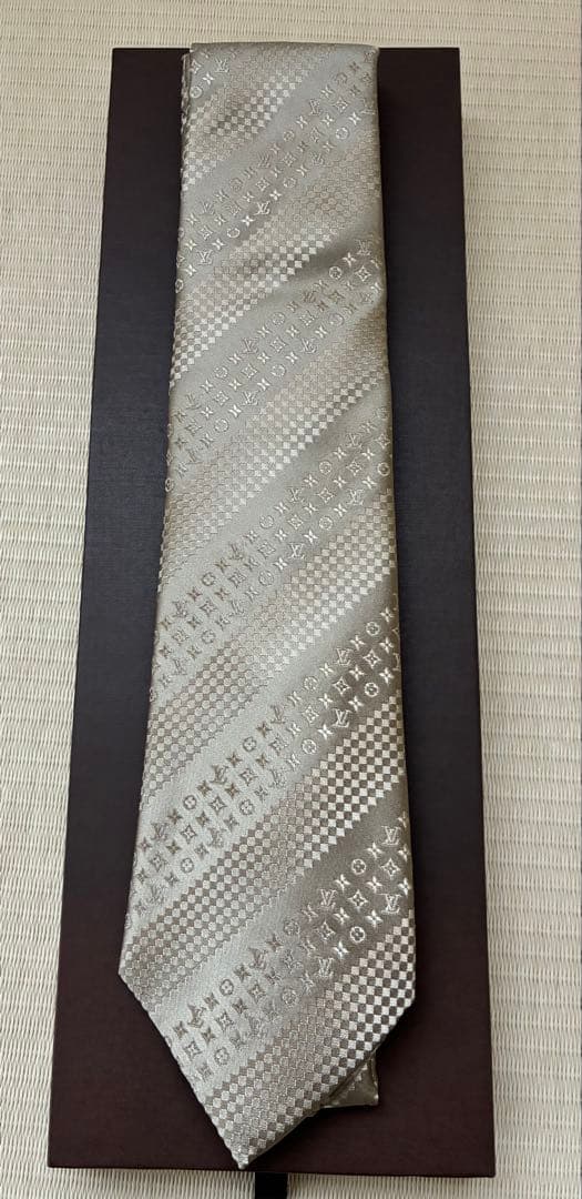 Louis Vuitton シルク　ネクタイ ベージュ