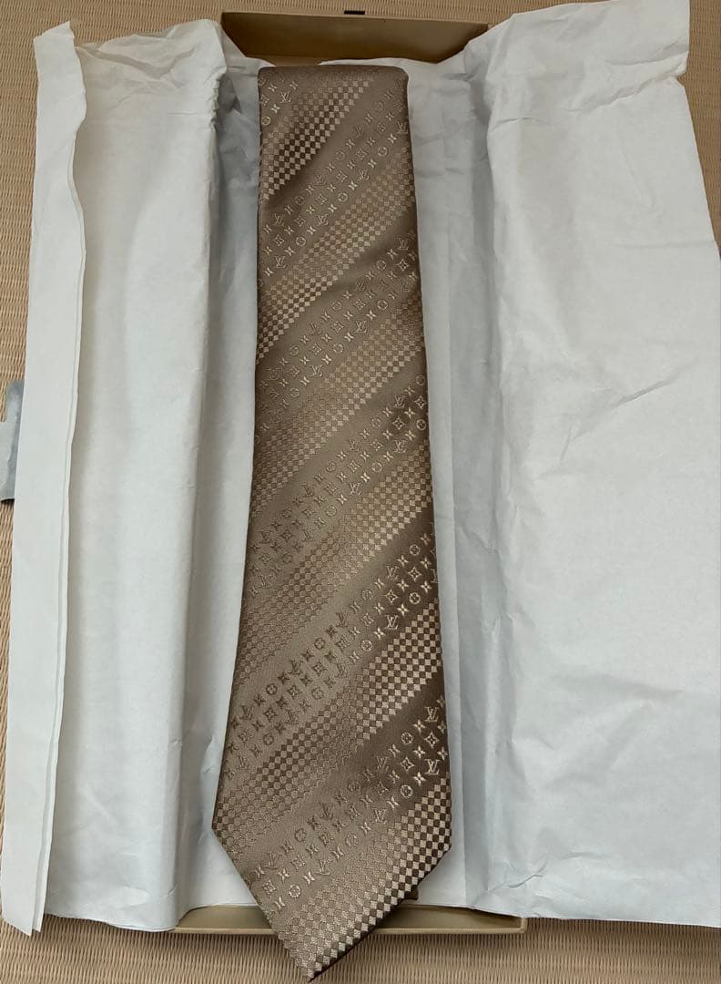 Louis Vuitton シルク　ネクタイ ベージュ
