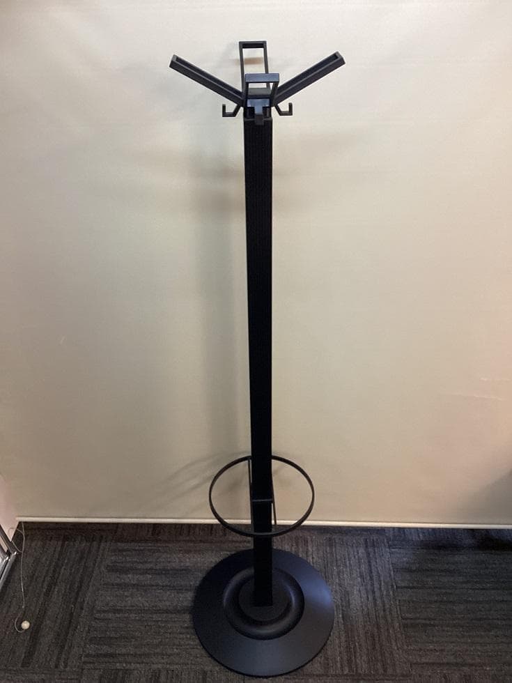 イタリア製　カルテル　セグメンティ　コートハンガー　クローズスタンド　ブラック