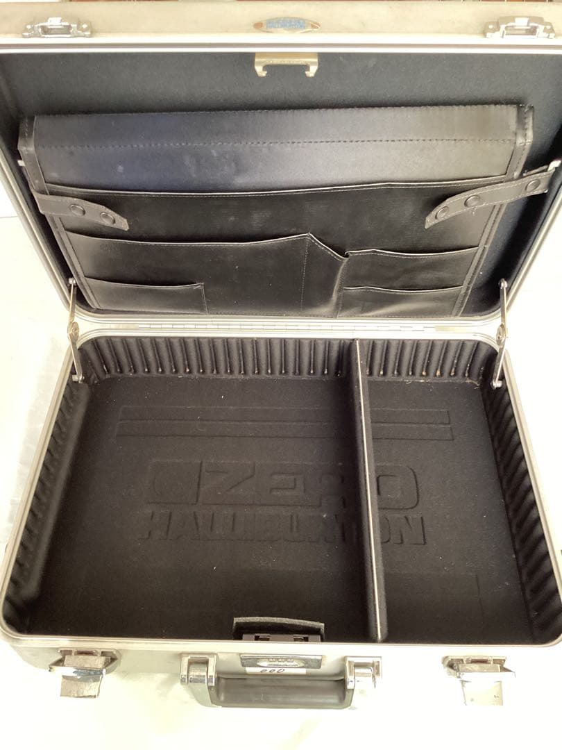 ZERO HALLIBURTON アルミキャリーケース　アタッシュケース　正規品