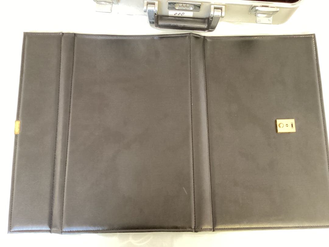 ZERO HALLIBURTON アルミキャリーケース　アタッシュケース　正規品