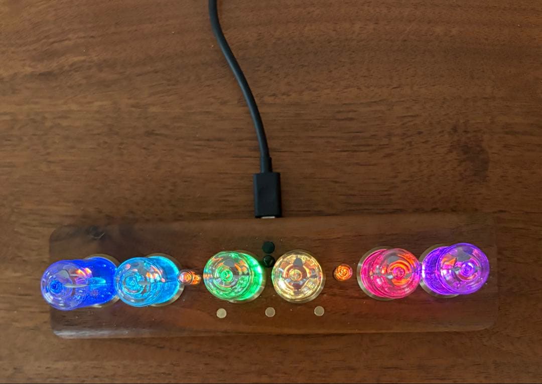 ニキシー菅　真空管時計 LEDライト付き