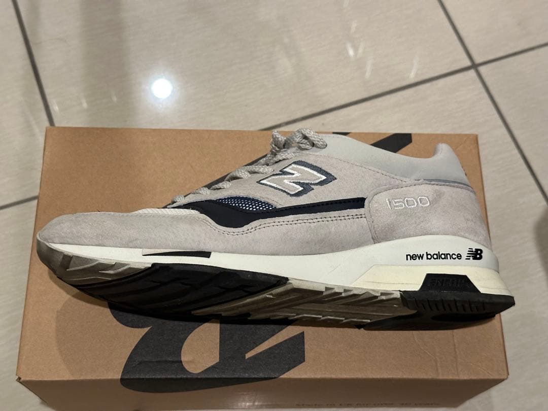 【美品】【希少カラー】ニューバランス New Balance M1500GWK