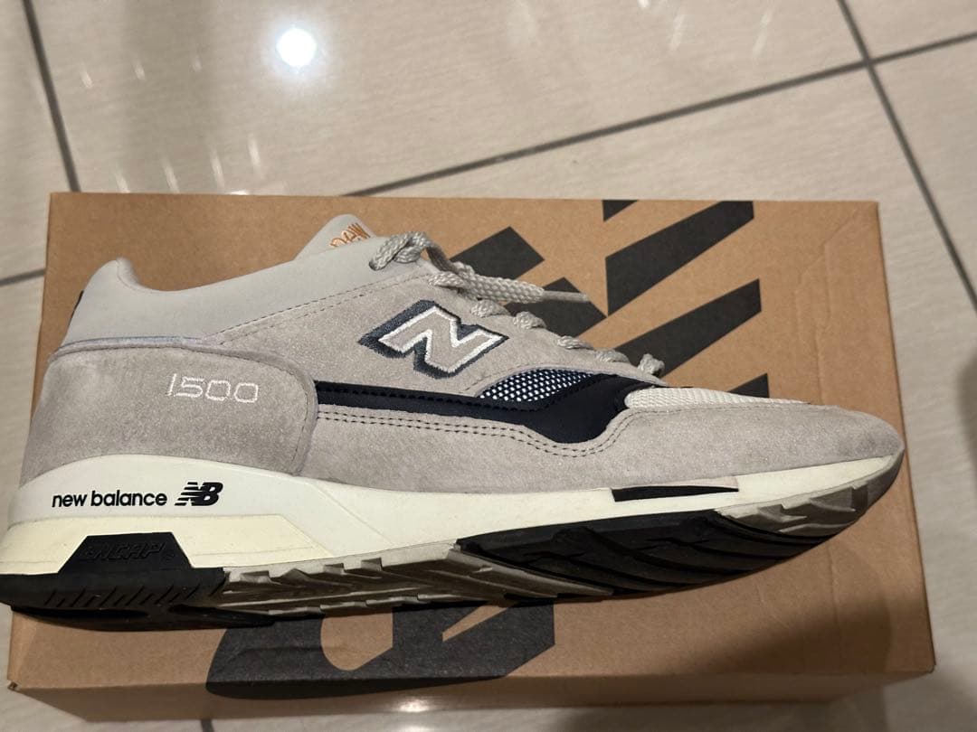 【美品】【希少カラー】ニューバランス New Balance M1500GWK
